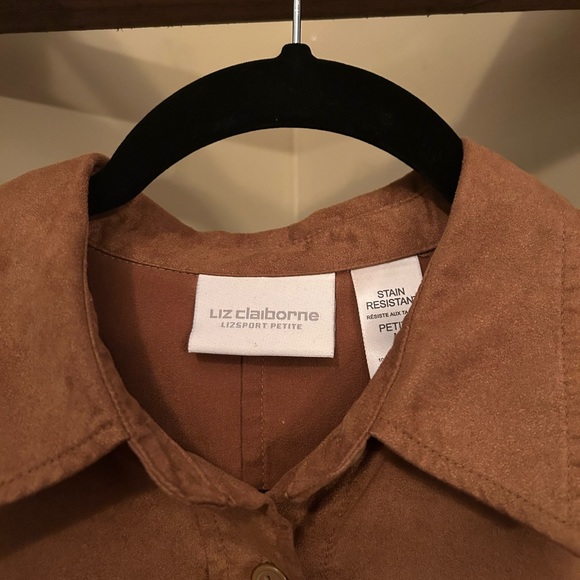 Liz Claiborne - Picture 4 of 5